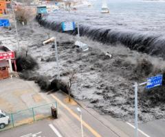 Топ 10 на най-разрушителните и най-големи цунамита в човешката история